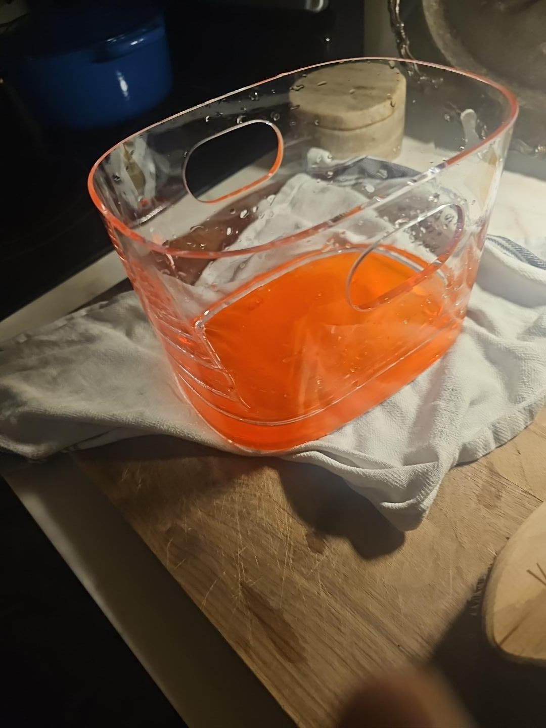 Test ice bucket